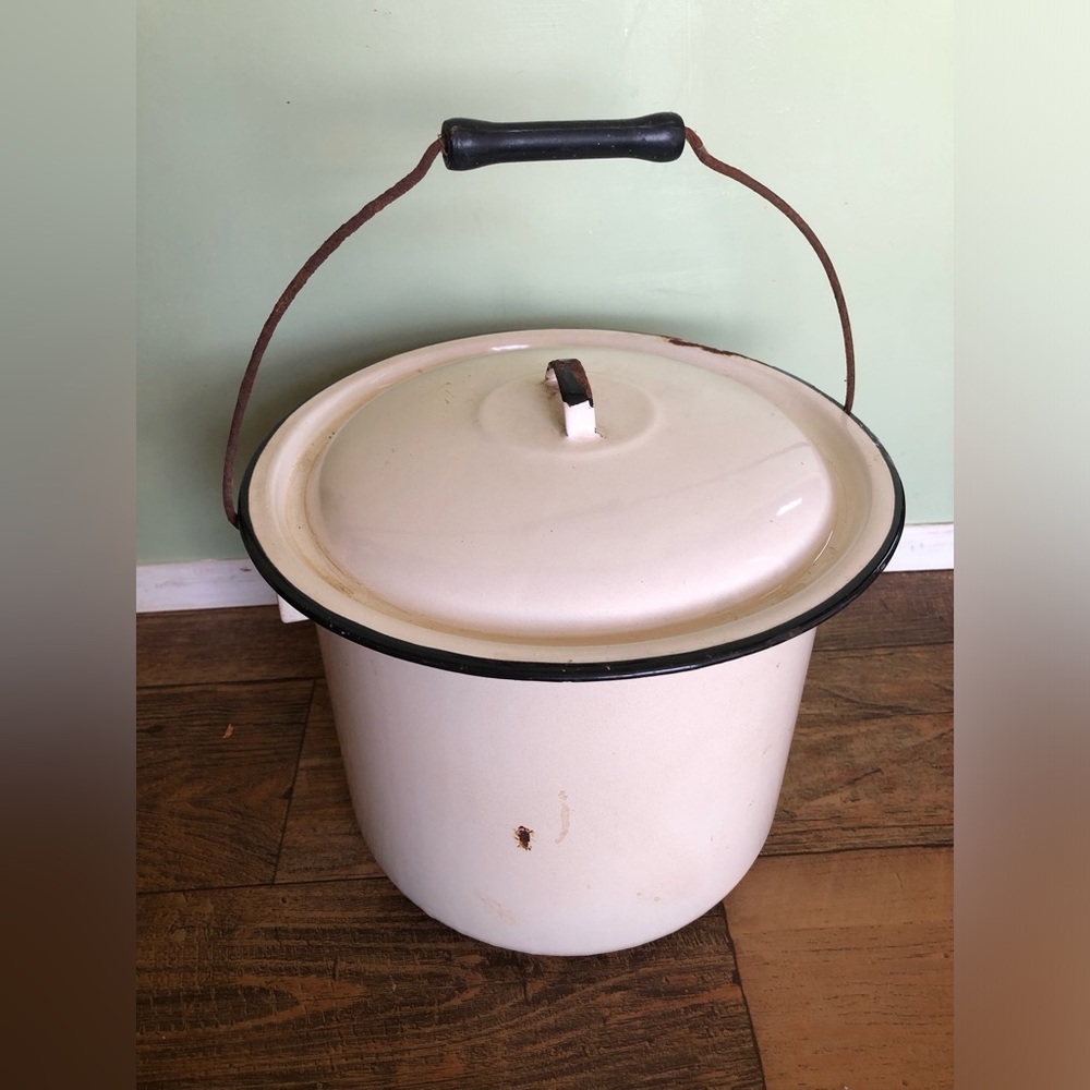 Vintage Enamel Ware Chamber Pot Bucket With Lid White Black, Cottage Core Rustic